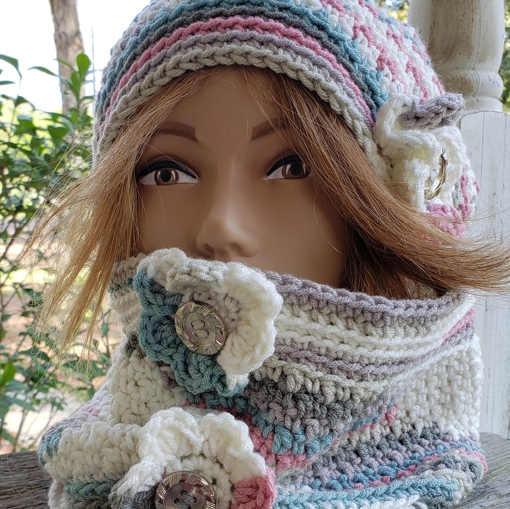 Handmade slouchy beanie with neckwarmer